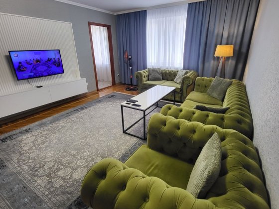 Довгострокова оренда 4к квартири в Центрі міста.