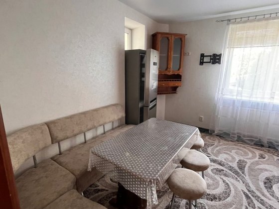 Оренда просторої  зручної новобудови 3кім в центрі міста. Хмельницкий