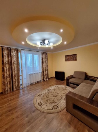 Здається 3 к квартира ,н/б з паркомісцем і коморою, вул Стуса- Арсен - фото 1
