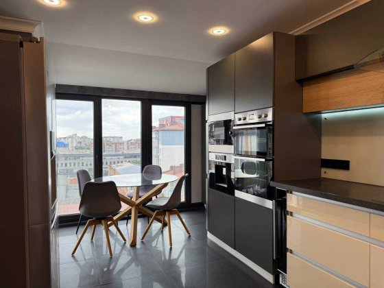 2 к. + кухня студія, Центр, Мельника