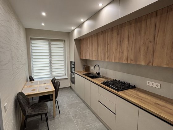 Оренда однокімнатно у самому центрі клубне містечко 12 Івано-Франківськ