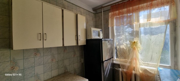 Оренда однокімнатної квартири на Таврійському . Другий поверх . - фото 1