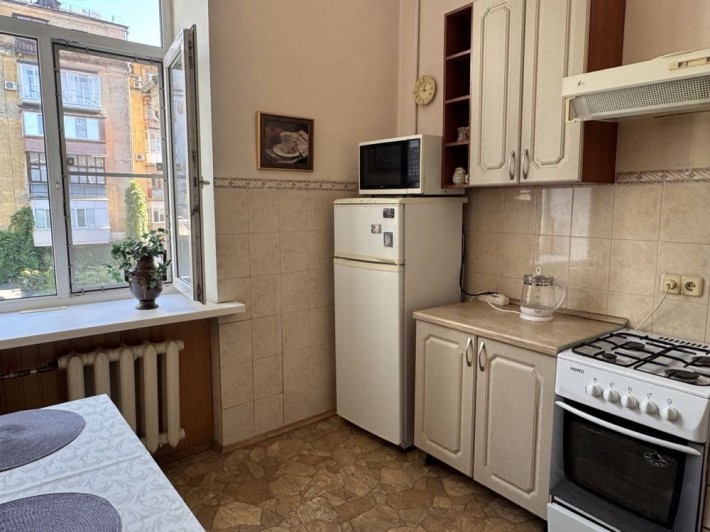 Сдам 3-х кім в ЦЕНТРІ, м, Уіверситет, вул. Саксаганського 67 - фото 1