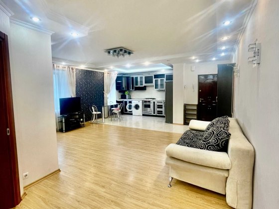 Центр міста! Сучасна 3-х кімн.-студіо. Автономне опалення! Чернігів