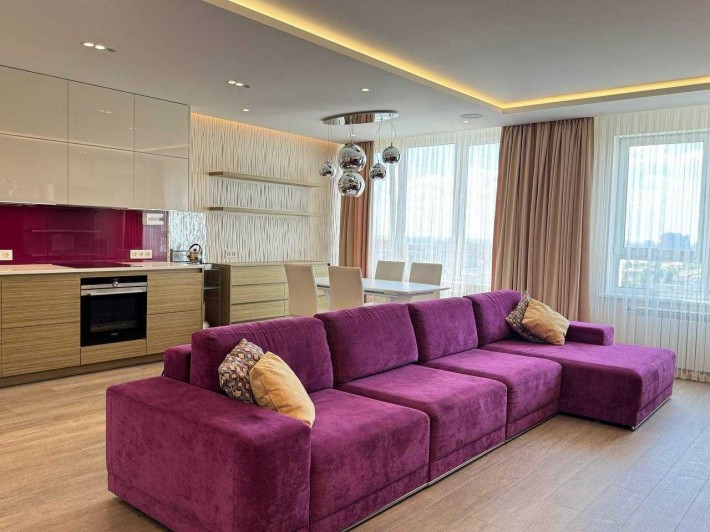 Оренда великої 3 кімнатної квартири,  105 м.кв, Б. Вацлава Гавела 9А - фото 1