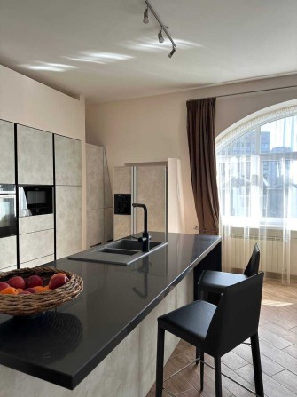 VIP оренда з терасою, каміном 3-кім двохрівнева квартира, 180м2 - фото 1