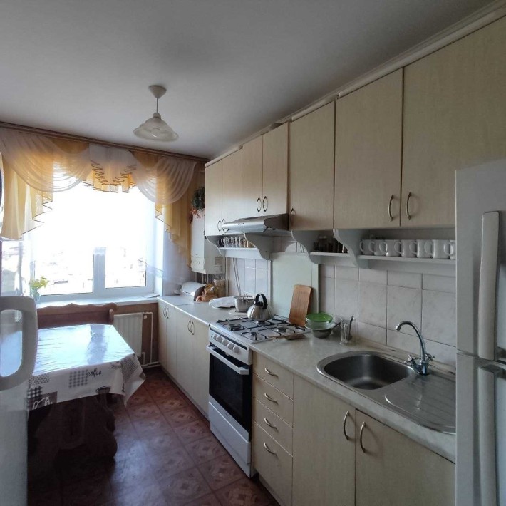 Сдаётся хорошая недорогая комната , 2500 гривен в месяц за всё - фото 1