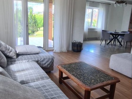 Будинок в центрі Бучі з УКРИТТЯМ Буча