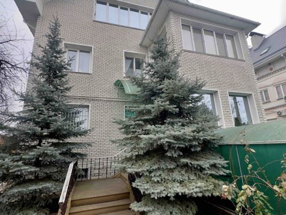 Оренда елітного котеджу в центрі Кременчука (Царське Село)