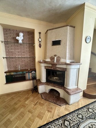 Здається в оренду 4 кімн. Будинок в центрі - фото 1