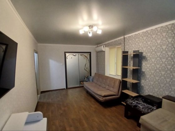 1 кімнатна квартира.Велмарт Кропивницкий