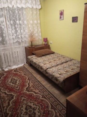 Срочно сдам 1 комнату в 3-х комнатной кв. М. Политехнический - фото 1