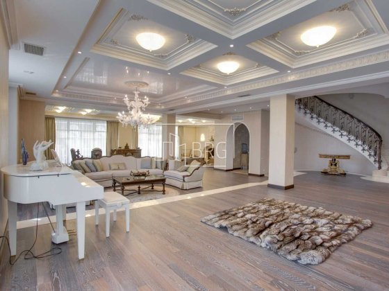 Аренда особняка с бассейном на Печерске без комиссии Київ