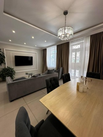 Аренда ДОМА в Совиньоне,  280м²,подвал,10 сот - фото 1
