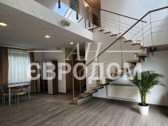 Здам 2-ох поверховий будиночок на вул. Авіаційна Харків