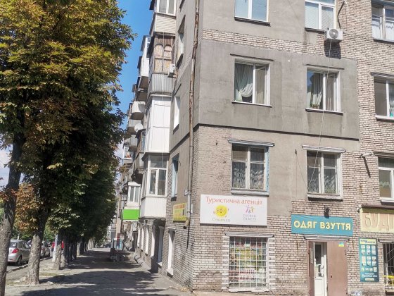 Продам 2 Кімнат. Кварт. на проспекті Свободи