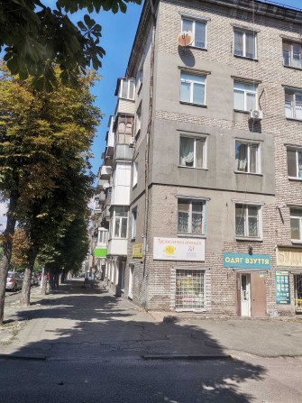 Продам 2 Кімнат. Кварт. на проспекті Свободи - фото 1