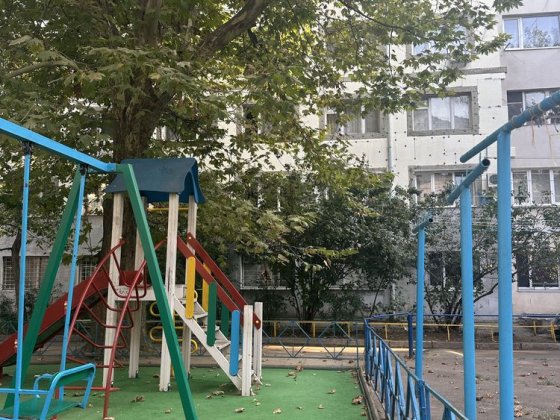 Простора комуна в центрі міста Черноморск