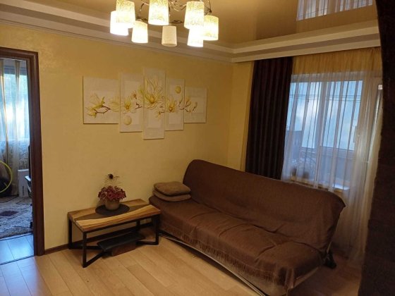 Продам 2-х комнатную квартиру в центре Павло-Кичкаса.