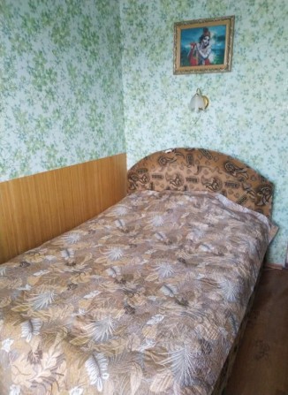1 дівчині, Бальзака 84. Епіцентр, Троєщина - фото 1