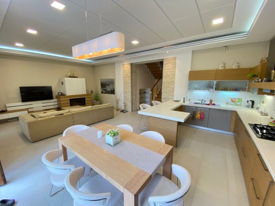 Аренда Классного Дома с Бассейном и Камин, Подвал на 10 станции Большо Одеса