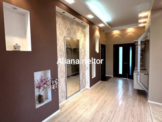 Сдам красивый дом на Фонтане гараж двор 10 соток Одесса