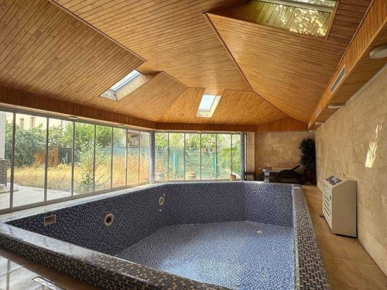 Сдам  будинок з зимовим басейном в Совиньон Одесса