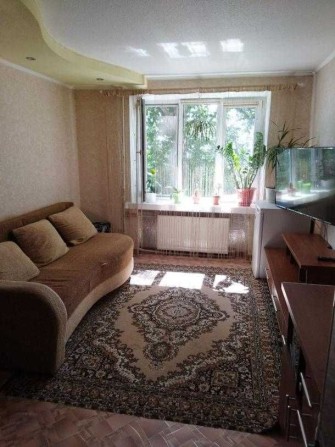 Продам гостинку, кімнату  біля метро. - фото 1