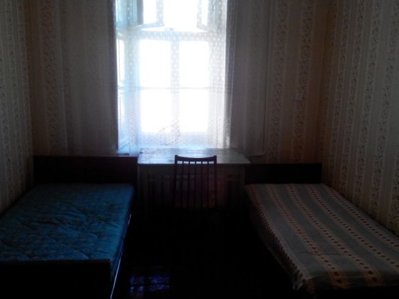 Срочно продам 2 комнаты в коммуне.Центр.Ж.д.вокзал.