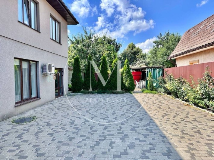 Оренда 4к, Клінічна, 3 спальні свій двір паркінг; автономія - фото 1