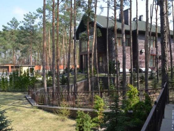 Будинок в охоронюваному котеджному містечку «Південний», Конча-Заспа. Козин