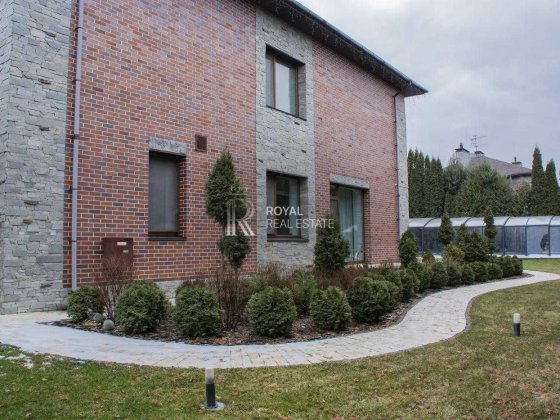 Оренда Будинок 6-к 327 м.кв КМ "Сонячна Долина" с. Романків Газ Сауна Подгорцы