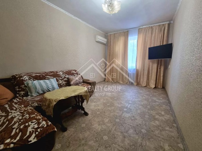 Продаж 3к квартири з ремонтом в "сталінці" - фото 1