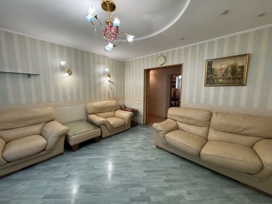 Сдам четырехкомнатную квартиру 80 метров улица Гераневая Вымпел Одесса