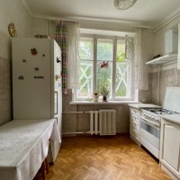 Продаж 2 кімната квартира Сталінка в центрі міста, урядовий квартал по вул. Пилипа Орлика 24/1. Київ