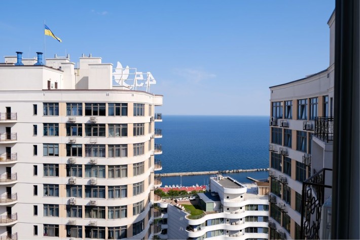Сдам квартиру в Аркадии с боковым видом на море - фото 1