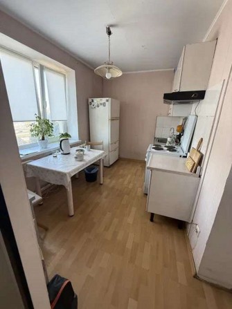 Продаж 1 кімн. по вул. Левка Лук'яненка 2м, метро Мінська. - фото 1
