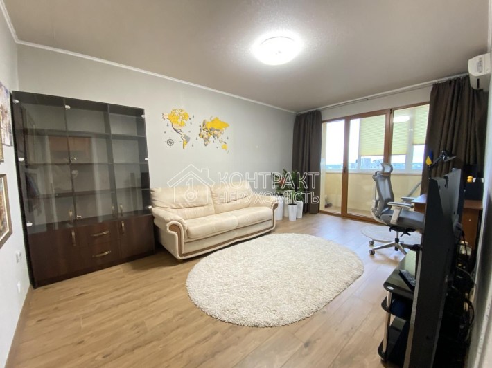 Здається 2х кімнатна квартира, вул. Космічна, м. Наукі - фото 1