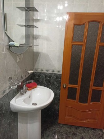 Здам квартиру біля метро Спортивна - фото 1