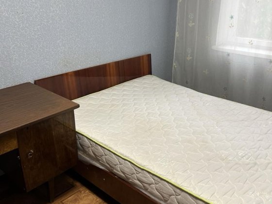 Слаетса гостинка со своим сан узлом возле метро Университет. Харків