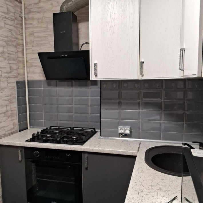 Сдам 1-ком квартиру с. Святопетровское ул. Тепличная, общ. 40 м2, - фото 1