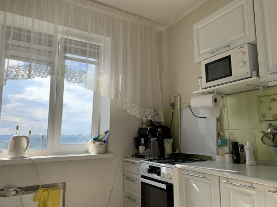 Продаж трикімнатної квартири з ремонтом вул.Путивльська, 40 Деснянський район, Лісний Київ