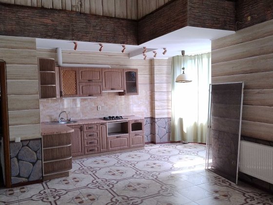 продам 2-х ком.квартиру (студия) центр Белгород-Днестровский