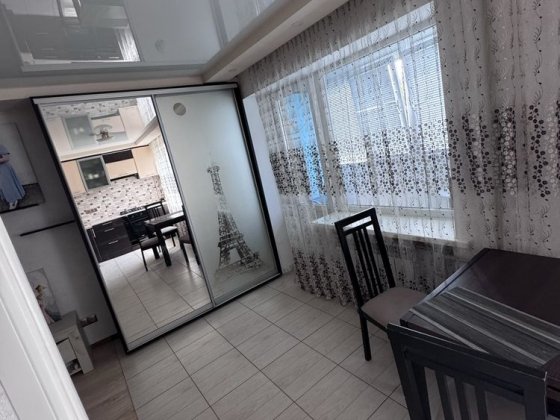 1-кімнатна квартира-студія з ремонтом / кухнею /меблями район Кірово Александрия