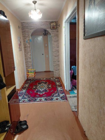 Продам 4-х кімнатну простору квартиру - фото 1