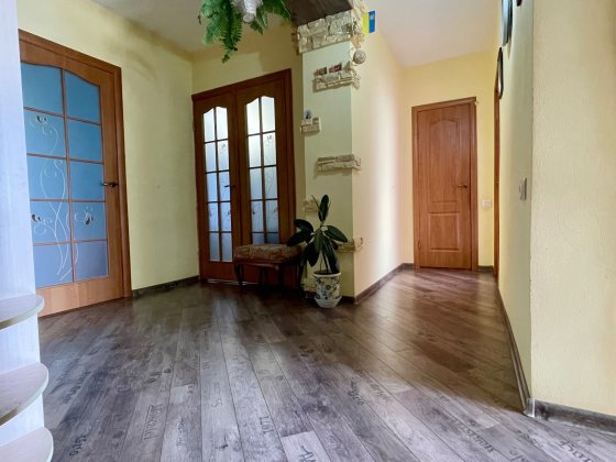 Продається 3-кімнатна квартира в центрі поруч з термальними басейнами Берегове