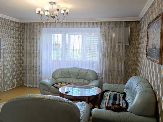 Продам 4 кімнатну квартиру, з автономним опаленням, велика кухня,Тинда Александрия