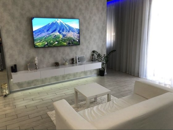 Квартира в центре с новым ремонтом техникой и мебелью Александрия