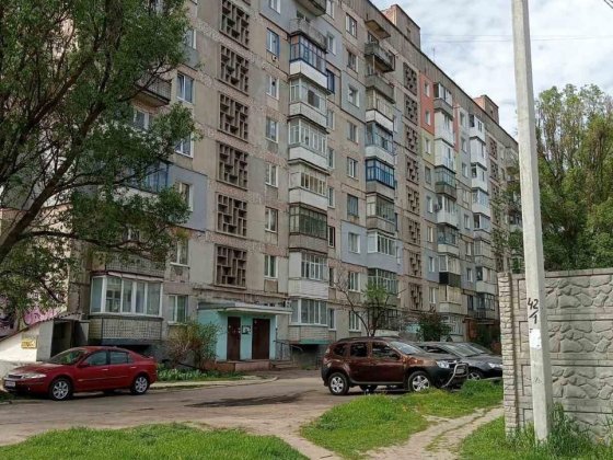 Продам 3-х комнатную квартиру Александрия