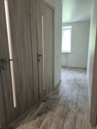 Продам 2 кім біля 4 школи - фото 1